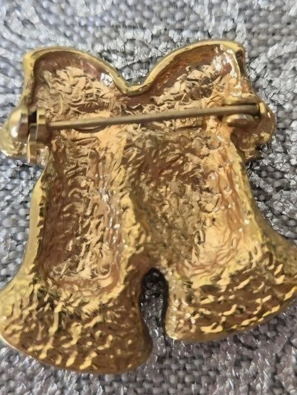 Gold Glitter Bell Brooch with Red Bow - Women's Accessory ENANAMELED RED BOW EUC